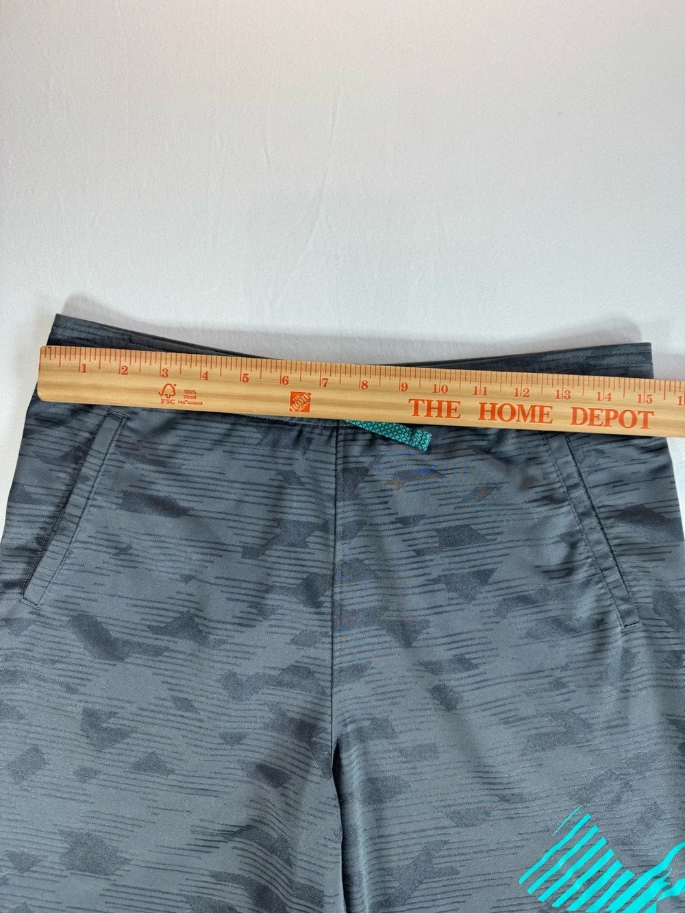 Under Armour Basketball Shorts Youth Large Gray Loose Fit Pockets Heat Gear